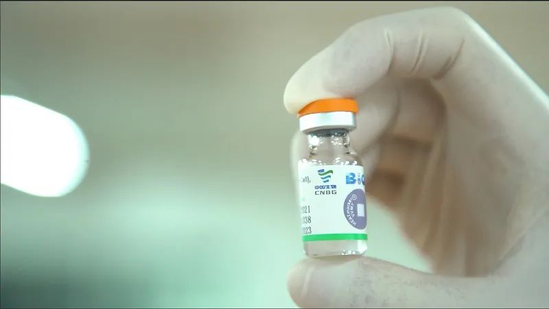 6月1日在国药集团中国生物北京生物制品研究所新冠疫苗包装车间拍摄的